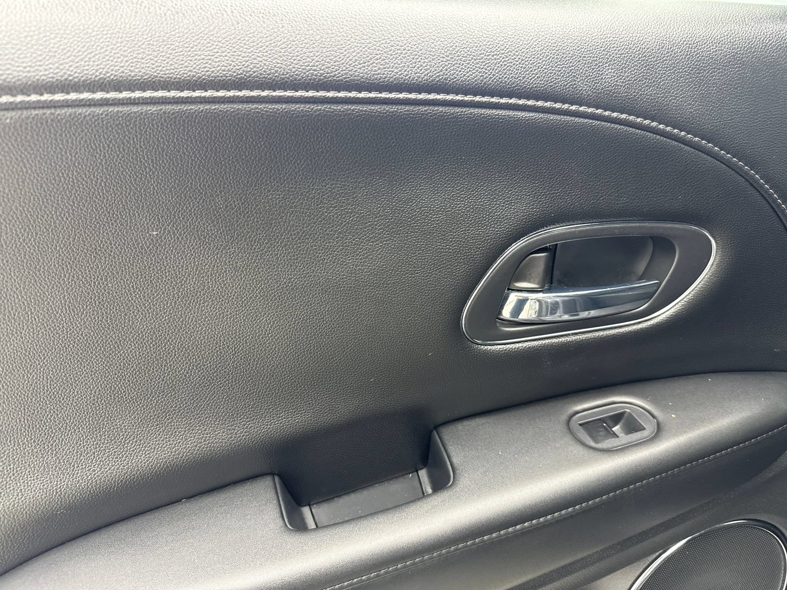 Used 2016 Honda HR-V EX-L image 36
