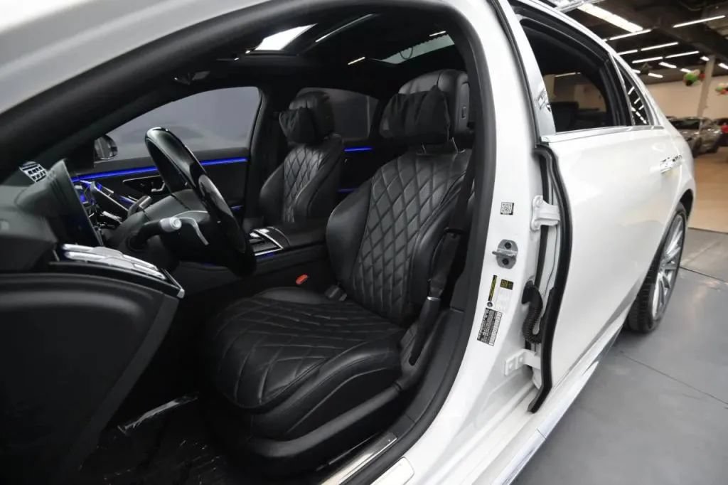 Used 2022 Mercedes-Benz S 580 4MATIC Sedan w/ AMG Line Package image 36