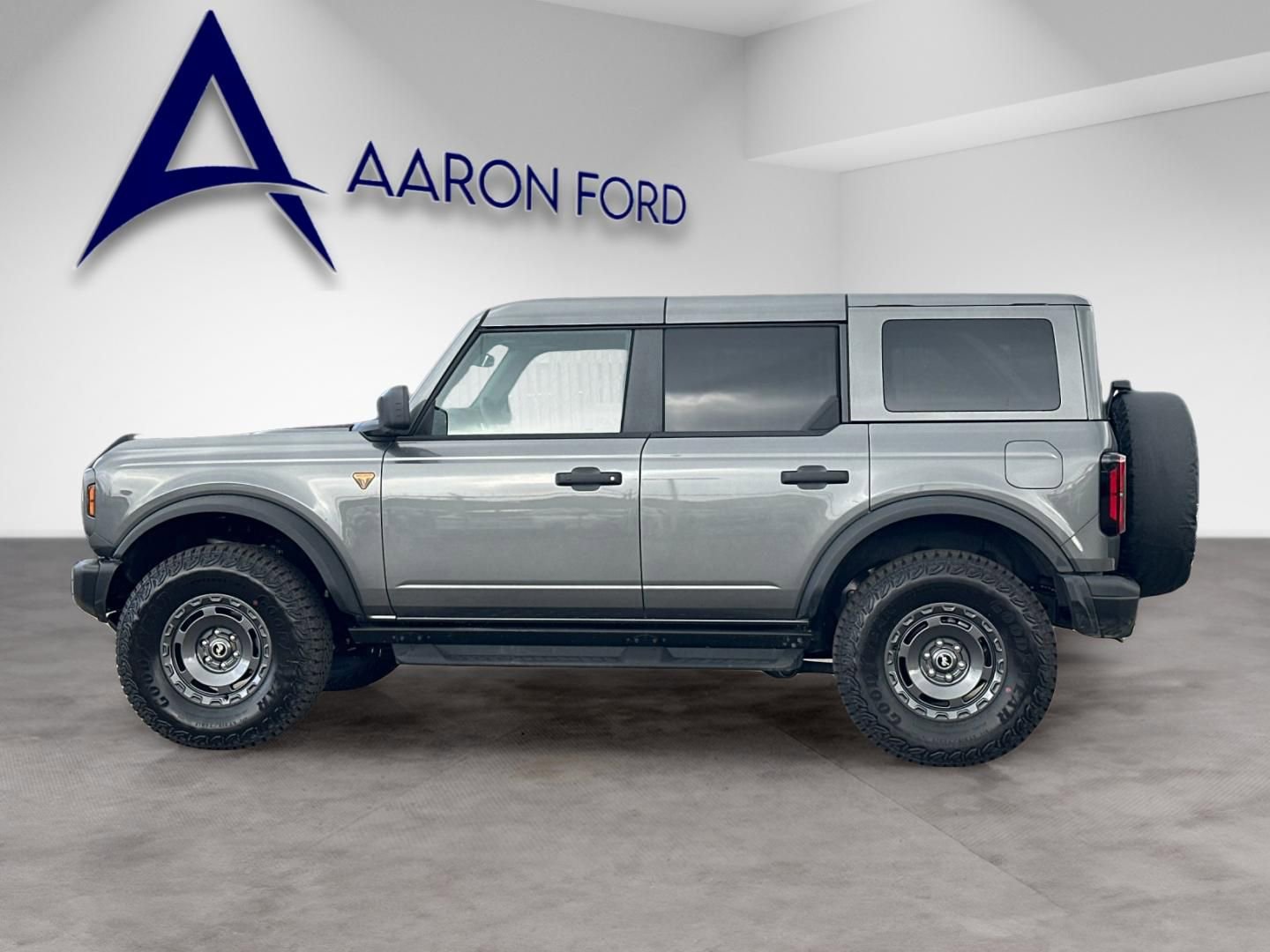 New 2025 Ford Bronco Badlands w/ Sasquatch Package AWD/4WD image 3