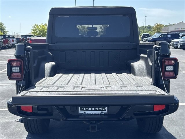 Used 2023 Jeep Gladiator Overland image 21