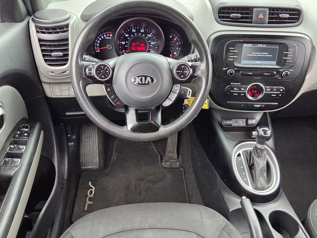 Used 2017 Kia Soul + image 11
