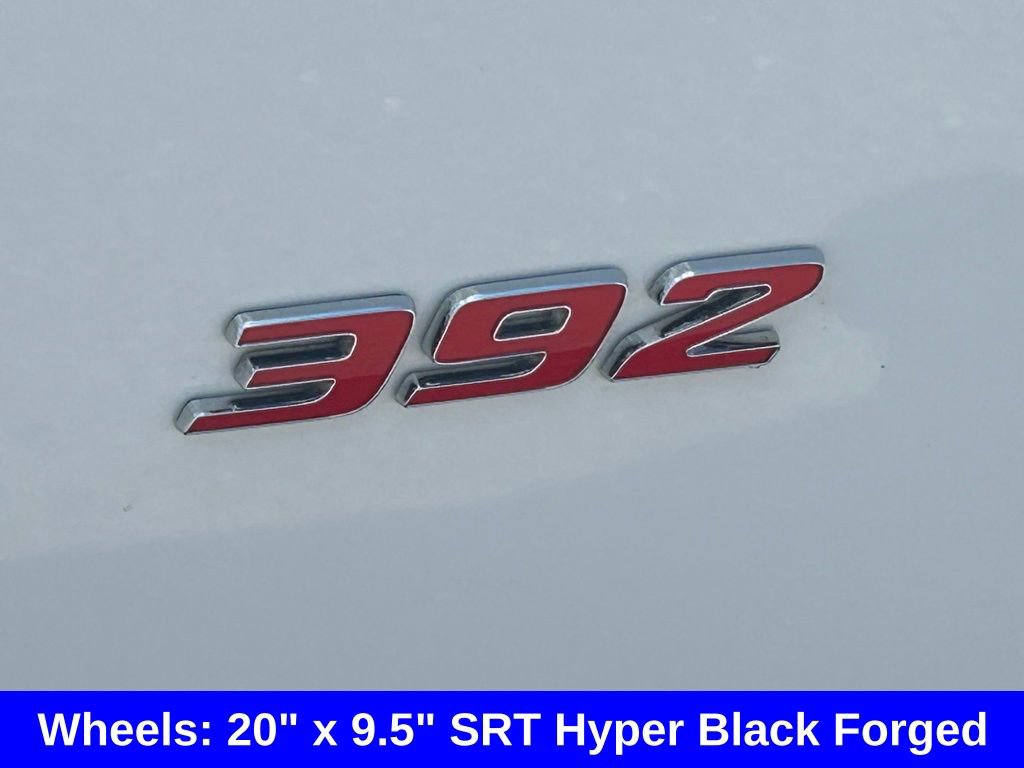 Used 2015 Dodge Challenger SRT image 17