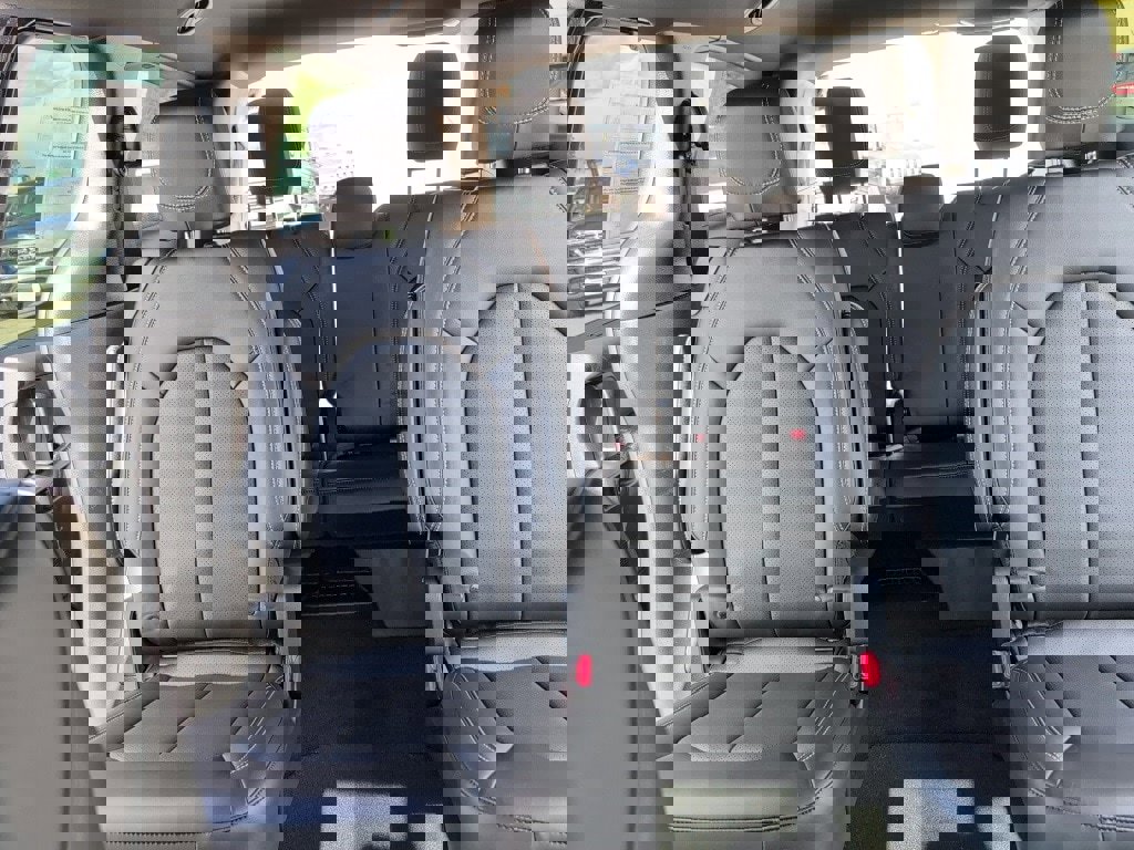 New 2026 Chrysler Pacifica Select image 15