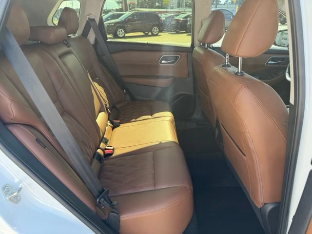 Used 2025 Nissan Rogue Platinum w/ Platinum Premium Package FWD image 15
