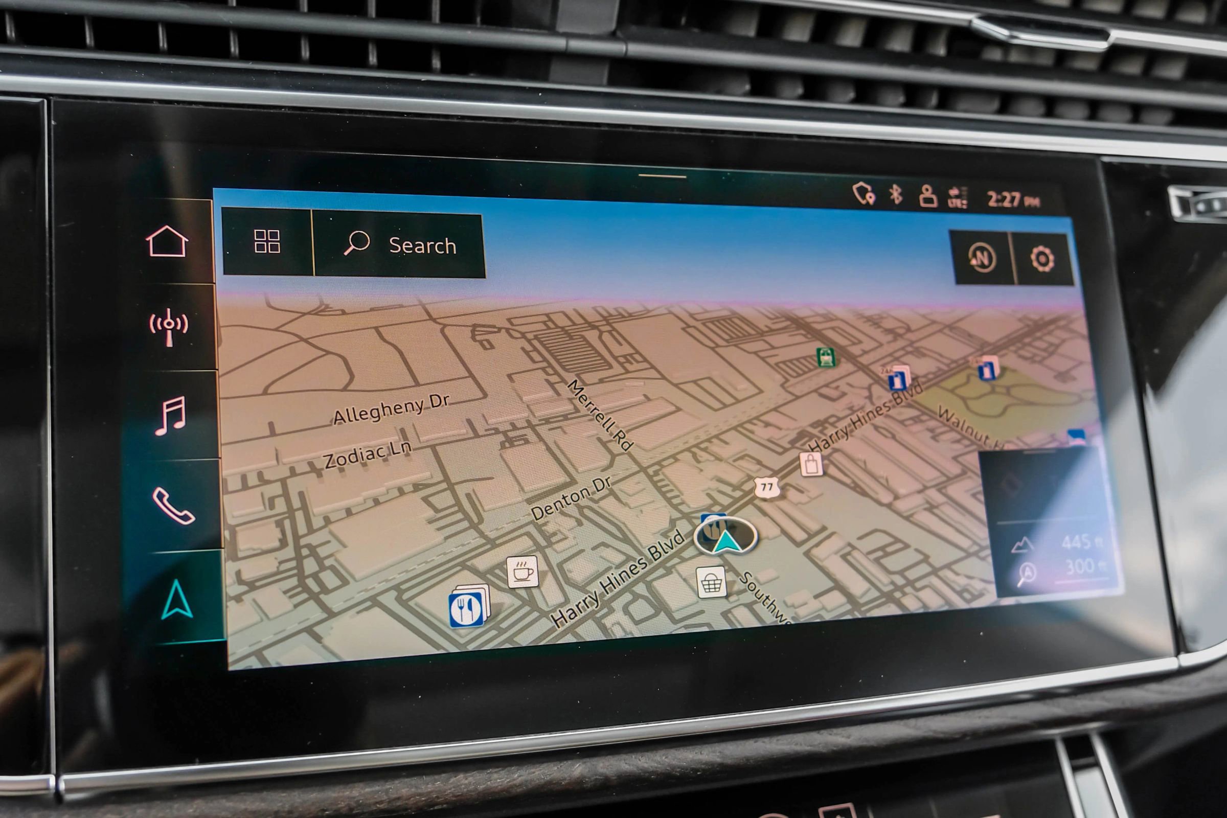 Used 2021 Audi Q8 Prestige w/ Prestige Package image 23