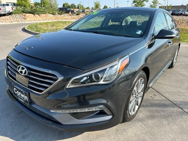 Used 2016 Hyundai Sonata Limited w/ Option Group 05 FWD image 3