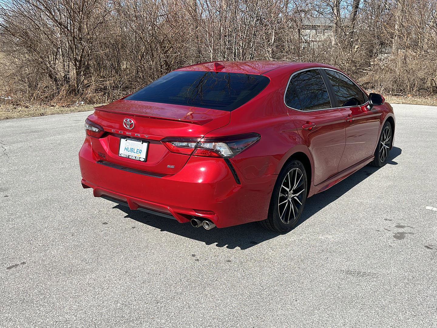 Used 2021 Toyota Camry SE w/ Cold Weather Package image 5