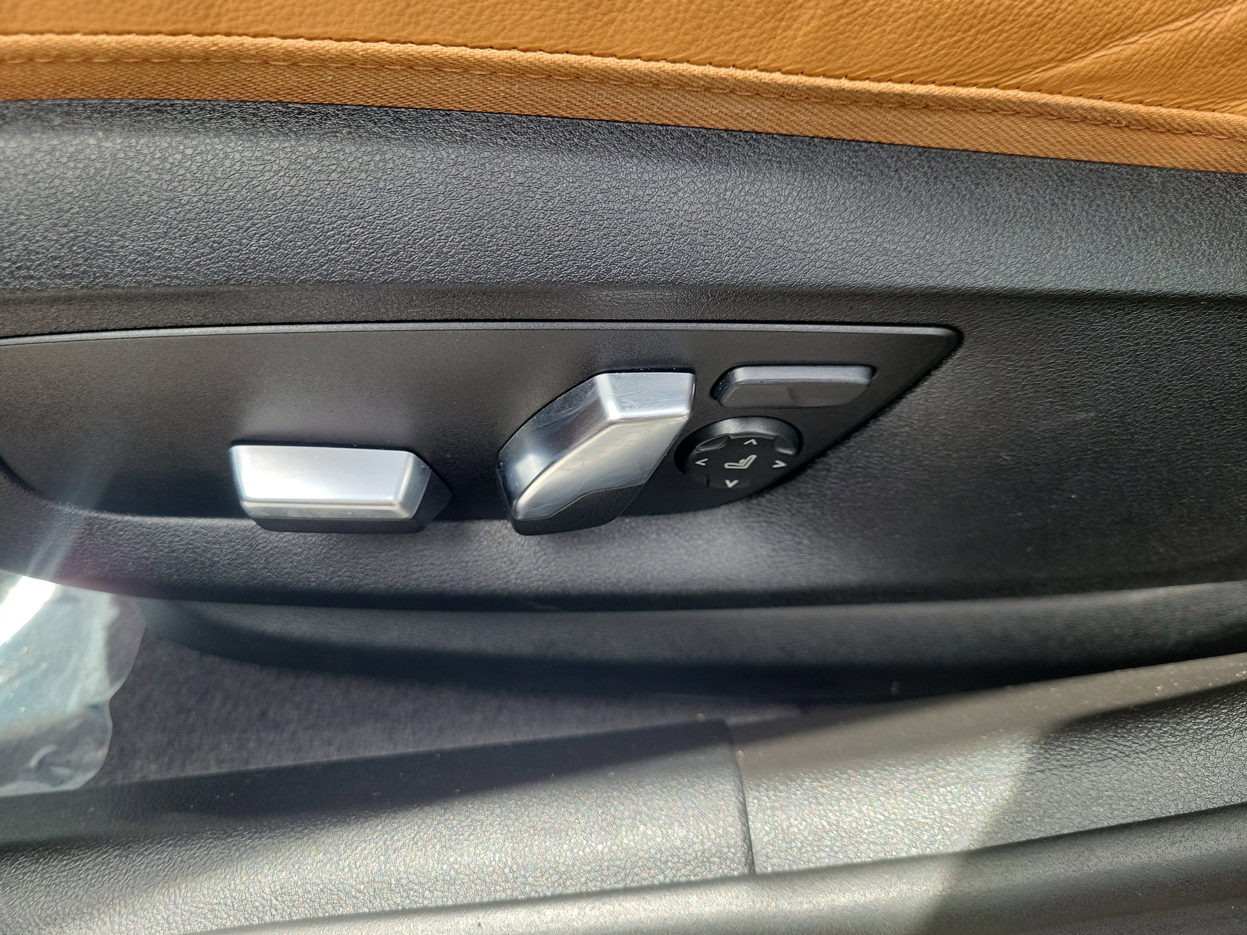 Used 2022 BMW 530i w/ Premium Package RWD image 15