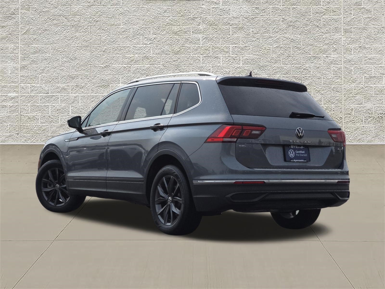 Certified 2023 Volkswagen Tiguan SE w/ Panoramic Sunroof Package AWD/4WD image 5