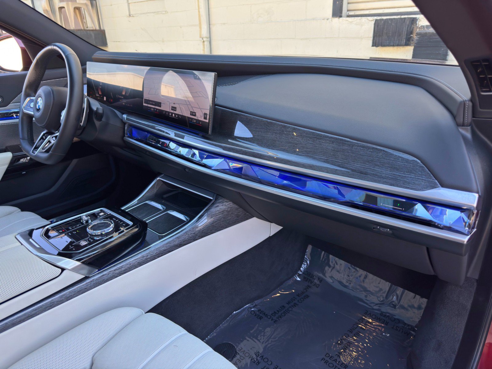 Used 2023 BMW 760i xDrive AWD/4WD image 15