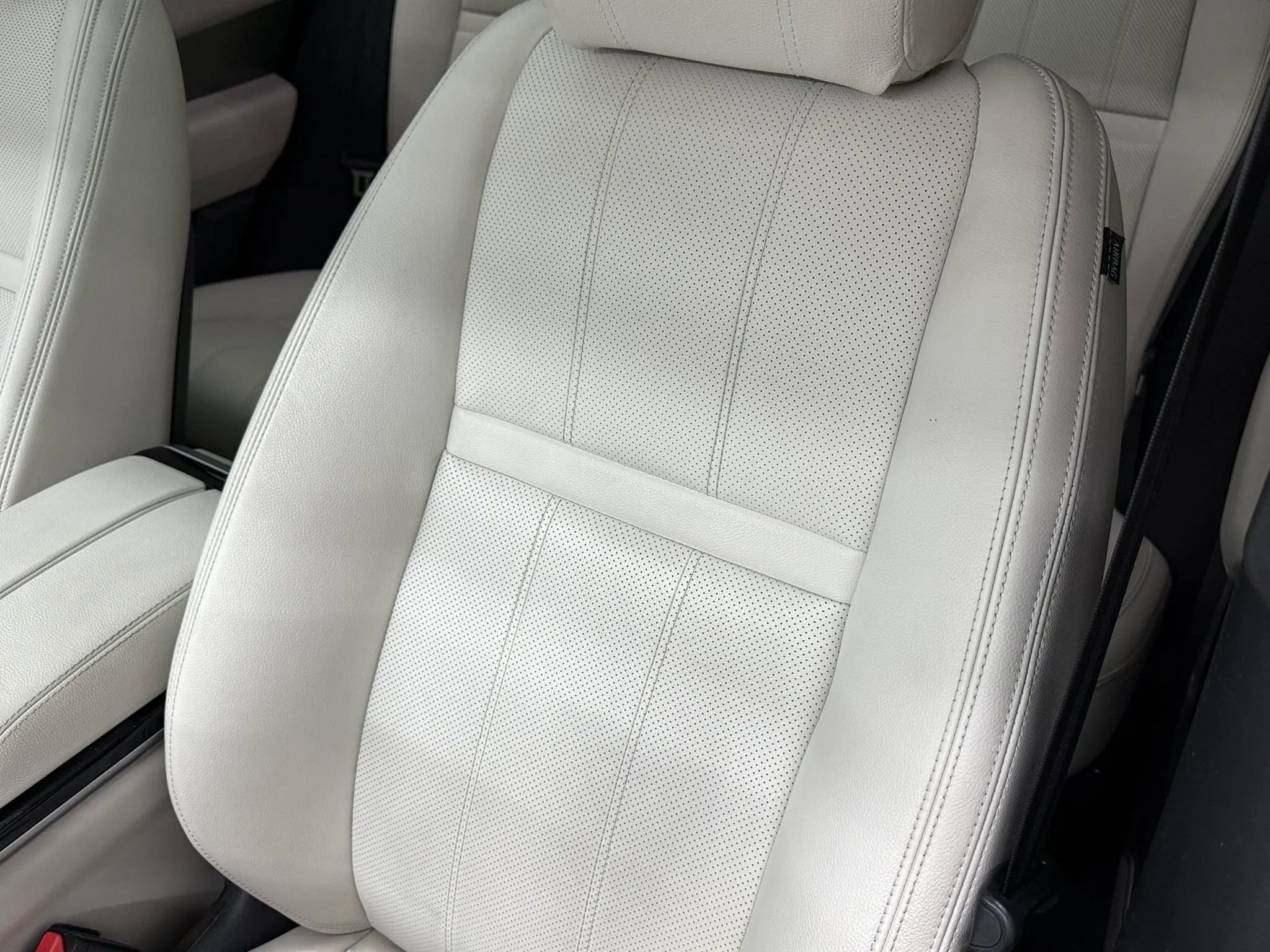 Used 2018 Land Rover Range Rover Velar R-Dynamic SE image 20