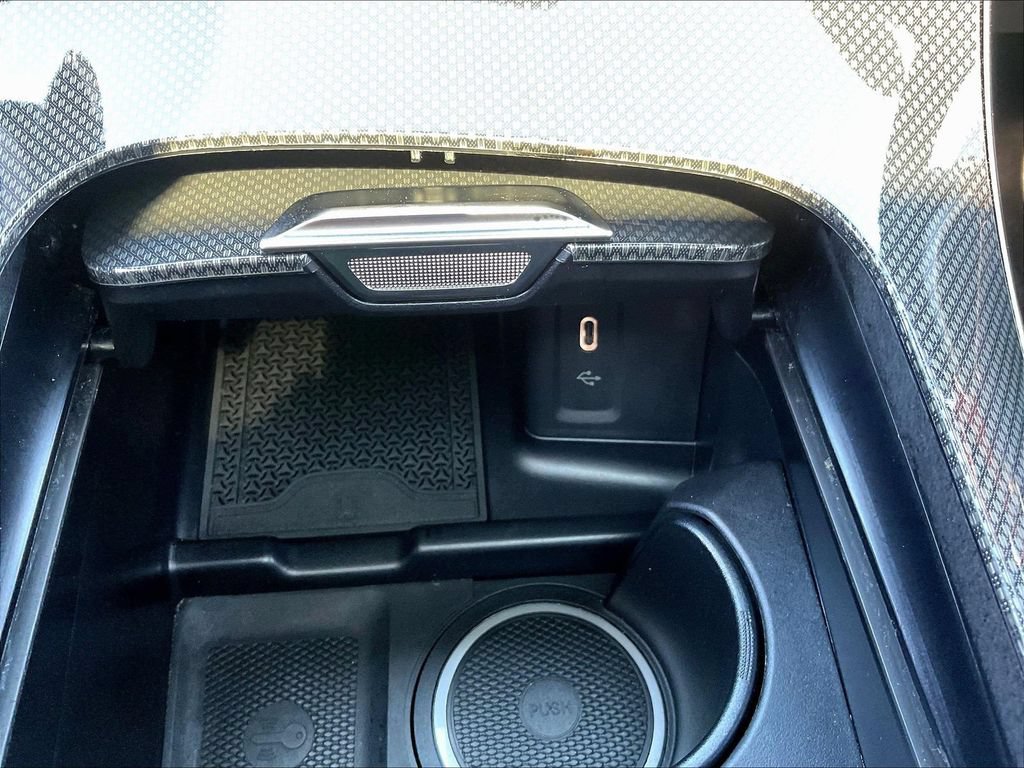 Used 2024 Mercedes-Benz GLC 300 4MATIC image 18