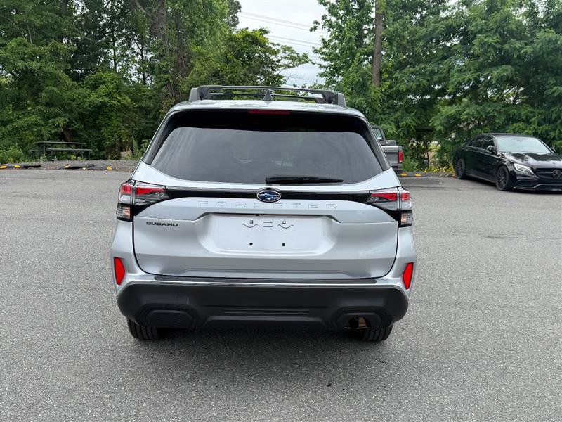 Used 2025 Subaru Forester Premium AWD/4WD image 4