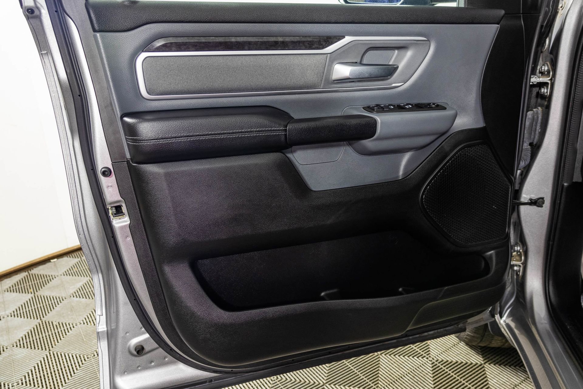 Used 2022 RAM 1500 Big Horn AWD/4WD image 34