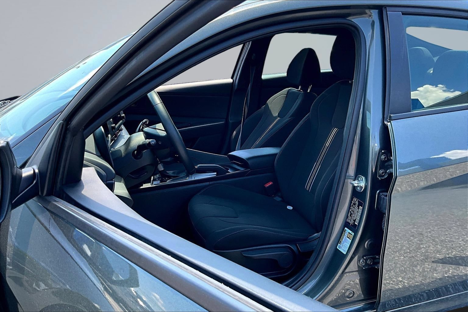 Used 2025 Hyundai Elantra Sport FWD image 22