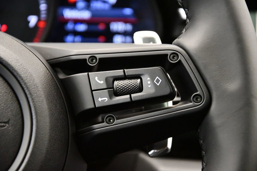 Used 2025 Porsche Macan Turbo image 26