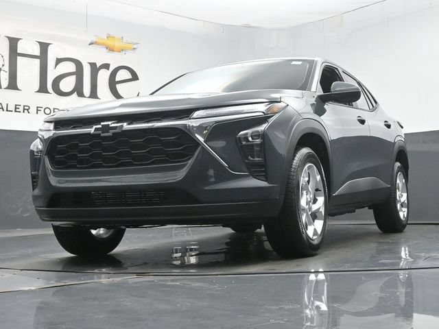 New 2026 Chevrolet Trax LS w/ LS Convenience Package FWD image 4