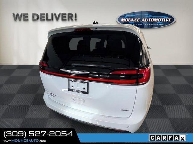 Used 2024 Chrysler Pacifica Touring-L image 15
