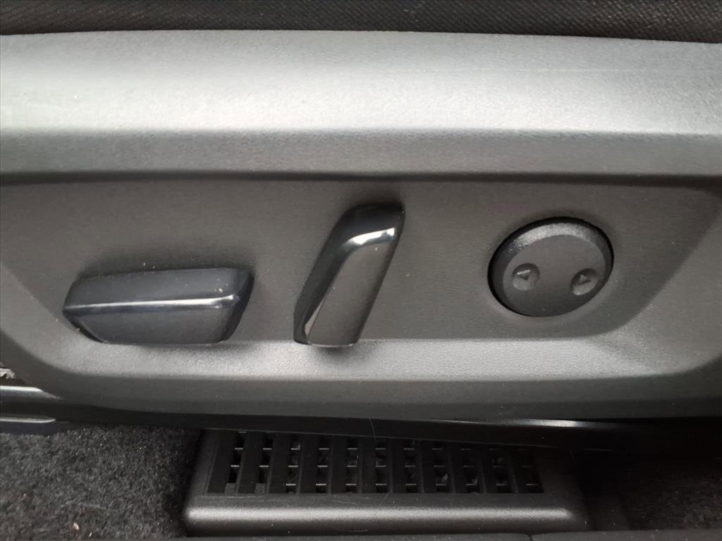 Used 2023 Nissan Rogue SV image 13