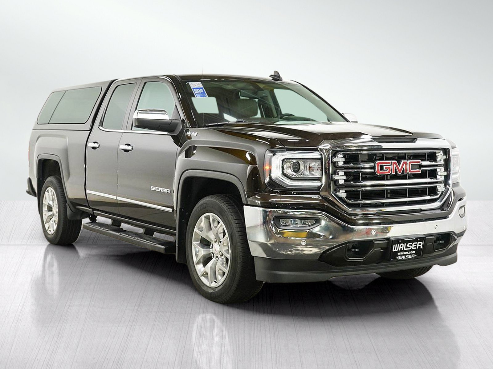 Used 2018 GMC Sierra 1500 SLT w/ SLT Preferred Package AWD/4WD image 7