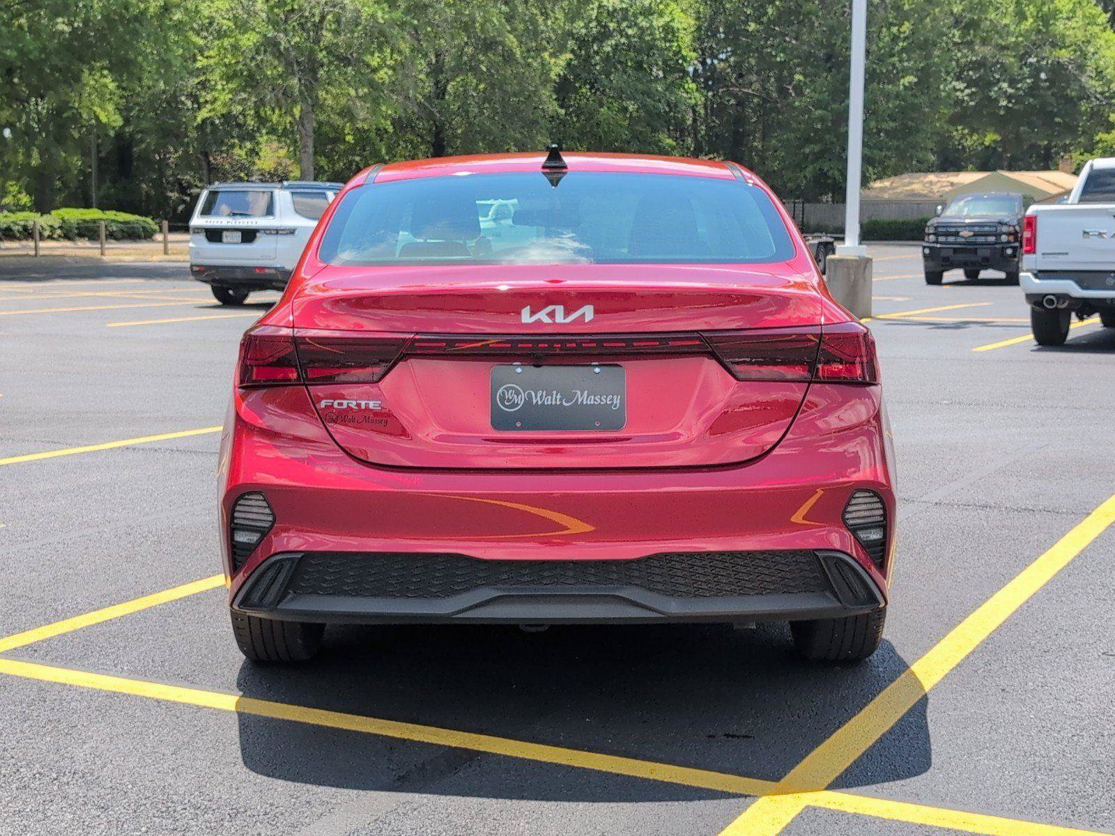 Used 2024 Kia Forte LXS FWD image 4