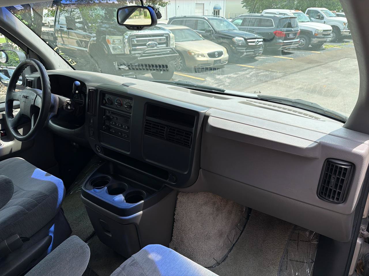 Used 2003 GMC Savana 1500 w/ Preferred Equipment Group 3 RWD image 44