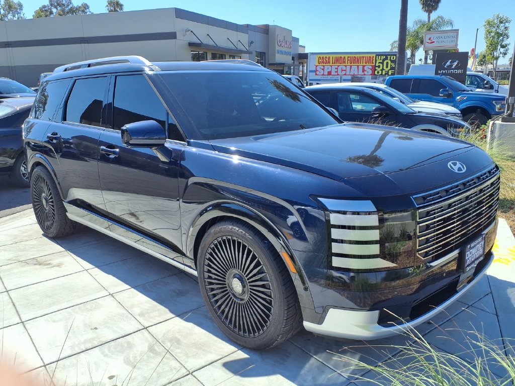 New 2026 Hyundai Palisade Calligraphy FWD image 3