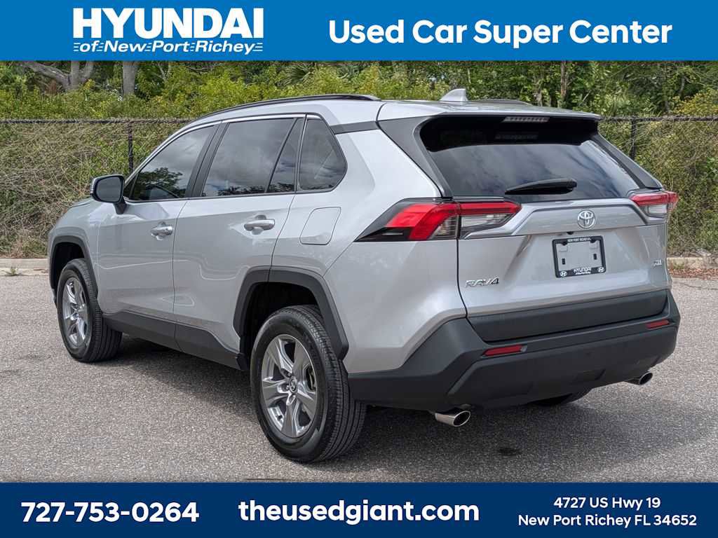 Used 2023 Toyota RAV4 XLE w/ Convenience Package image 4