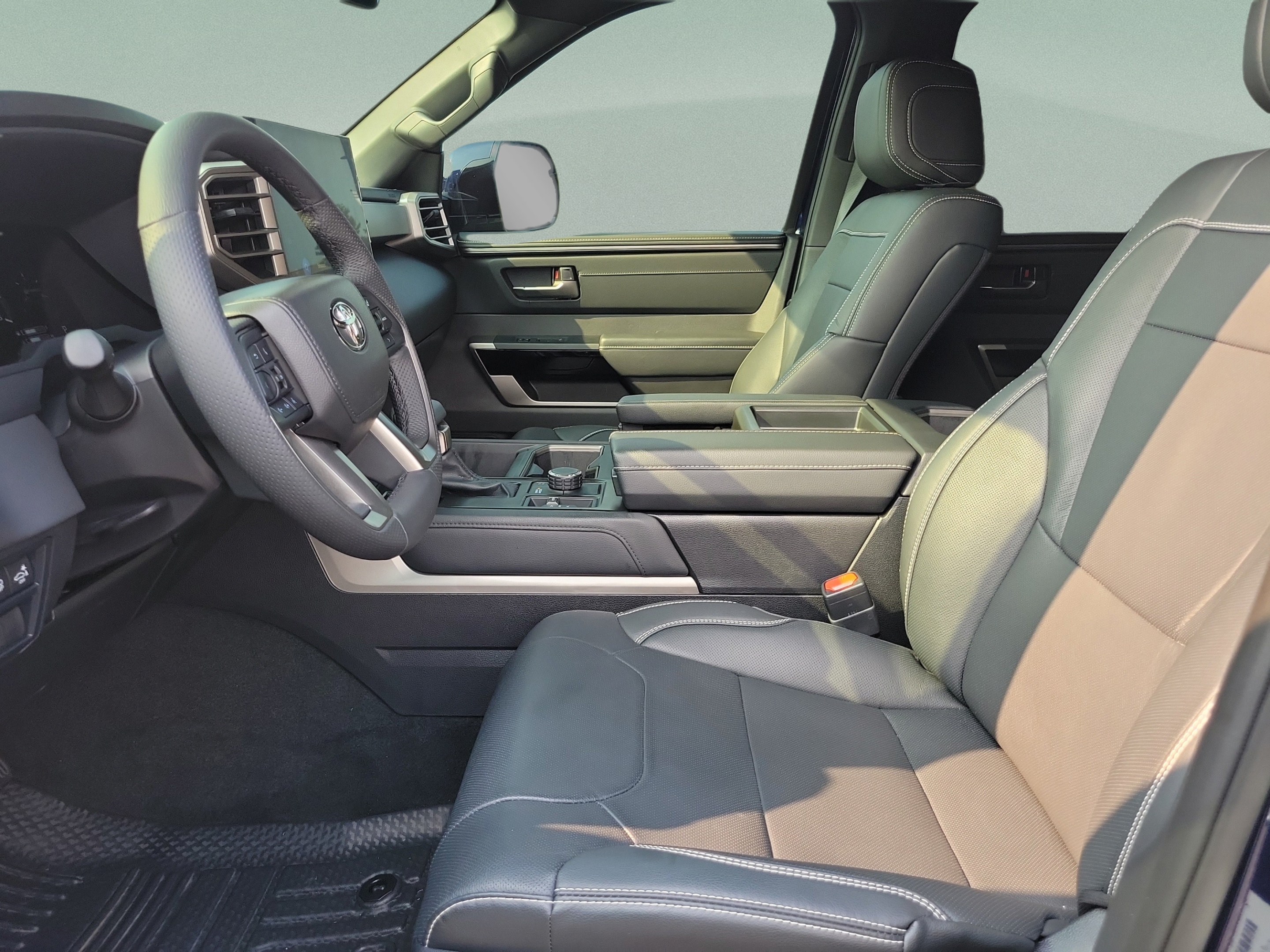 Used 2026 Toyota Tundra Limited w/ Power Package AWD/4WD image 14