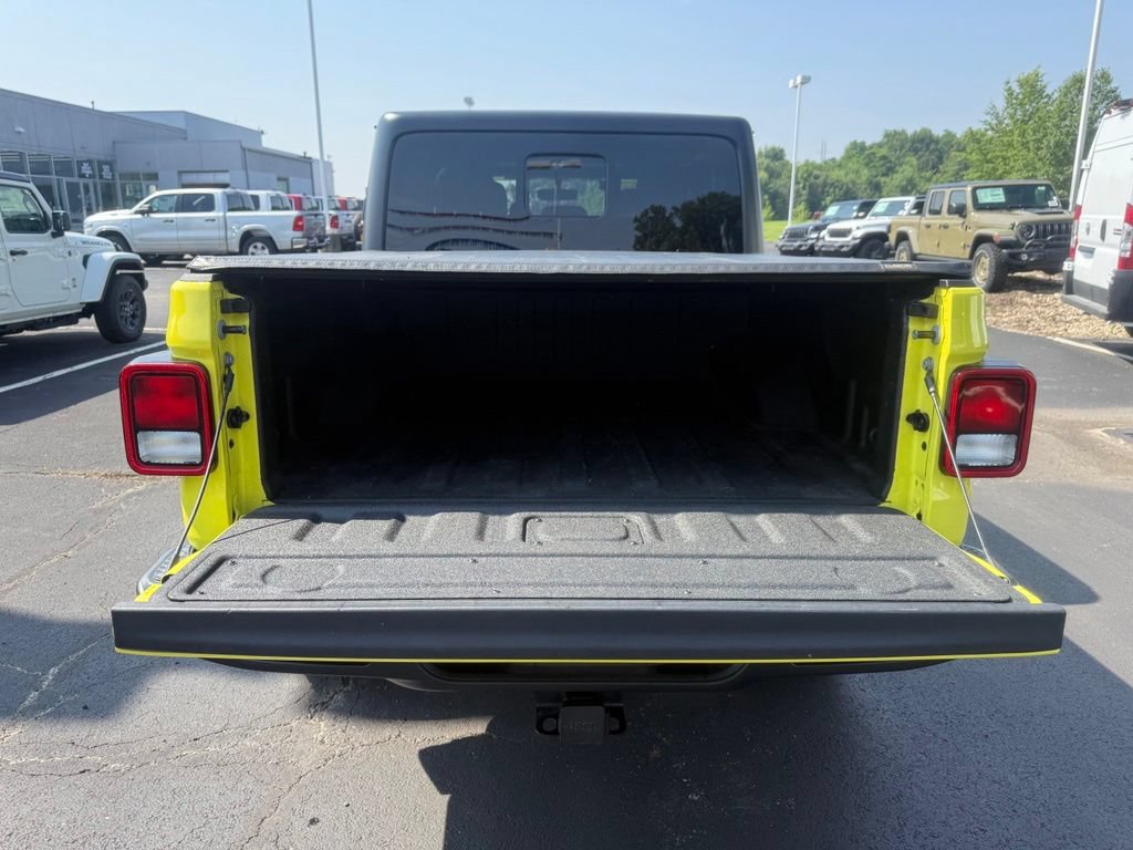 Used 2023 Jeep Gladiator Sport AWD/4WD image 49