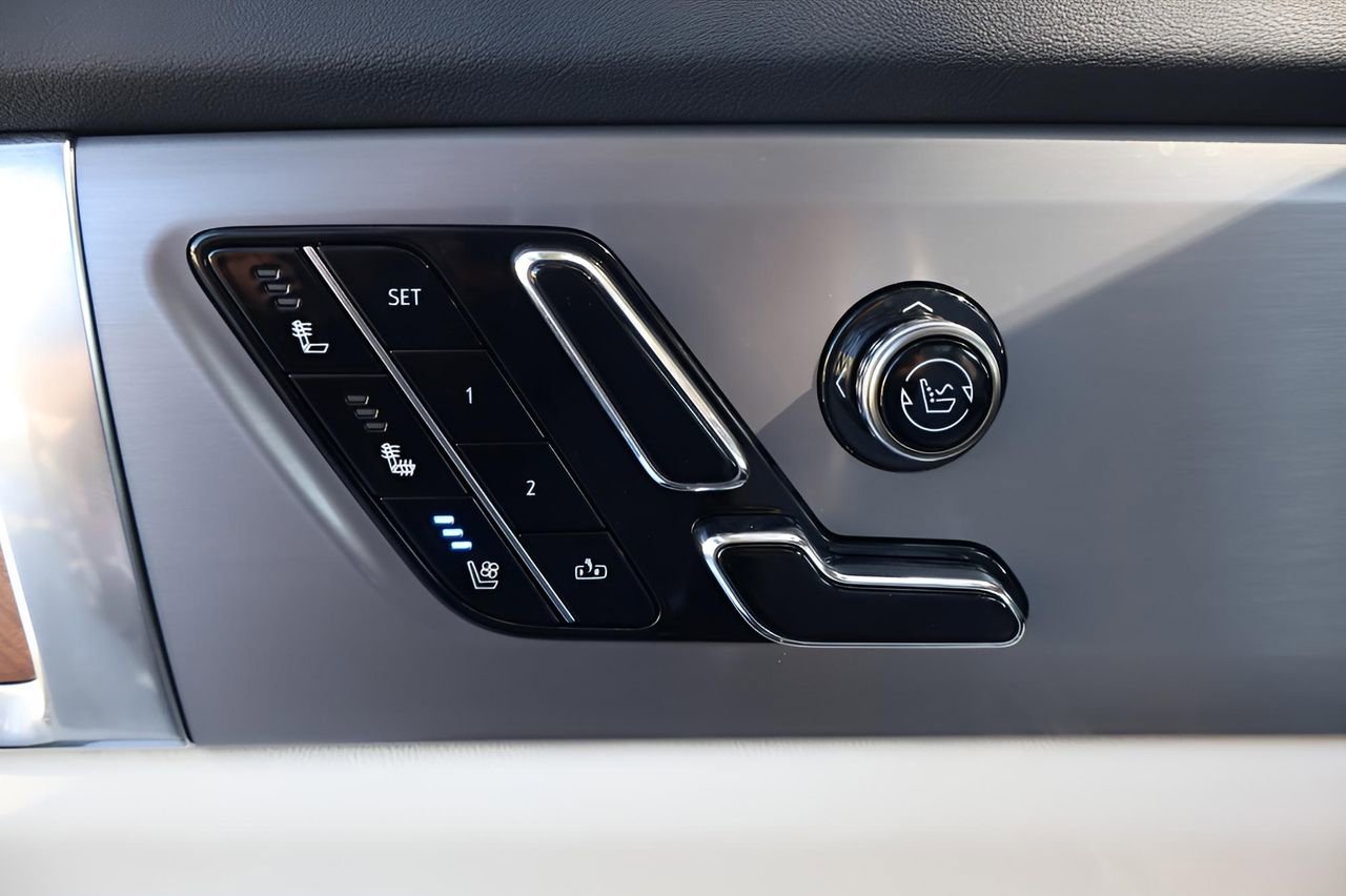 New 2026 Cadillac Vistiq Sport image 12