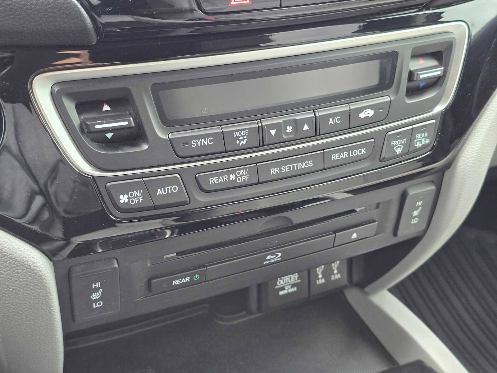 Used 2016 Honda Pilot Touring image 33