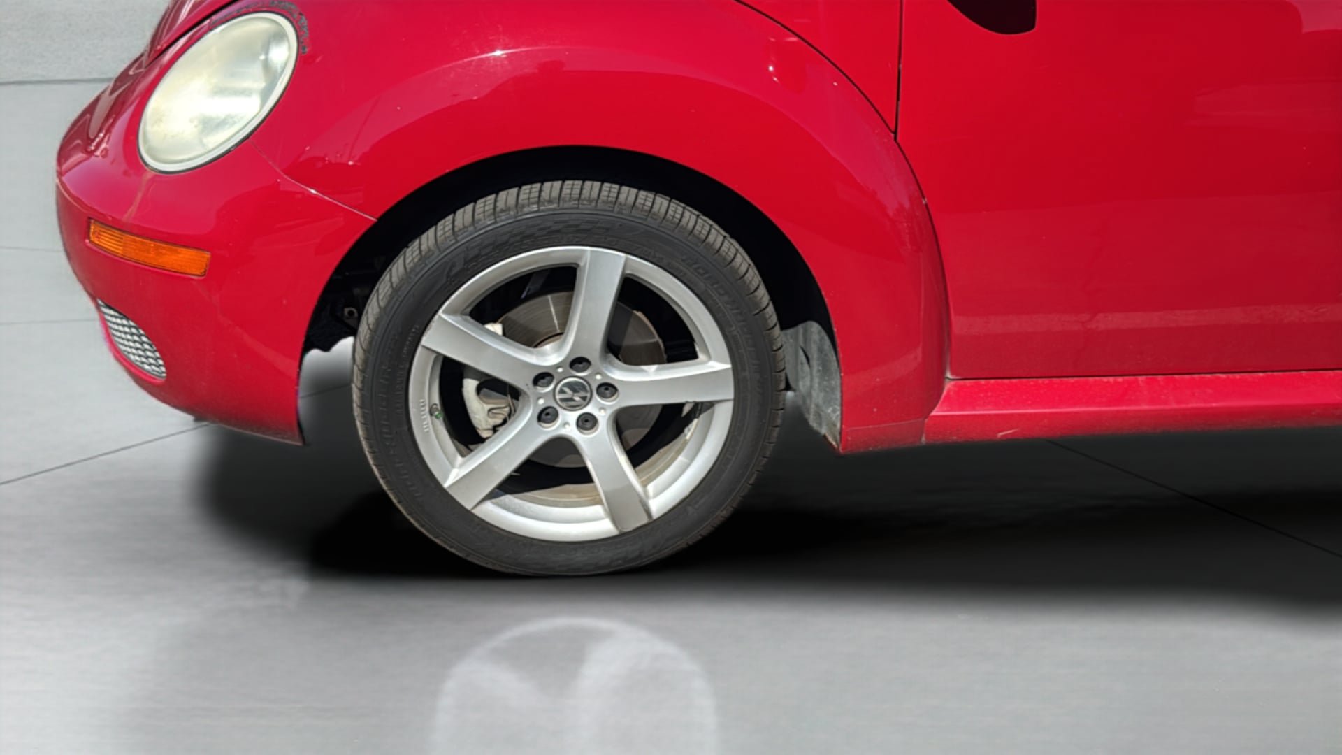 Used 2010 Volkswagen Beetle Coupe FWD image 16