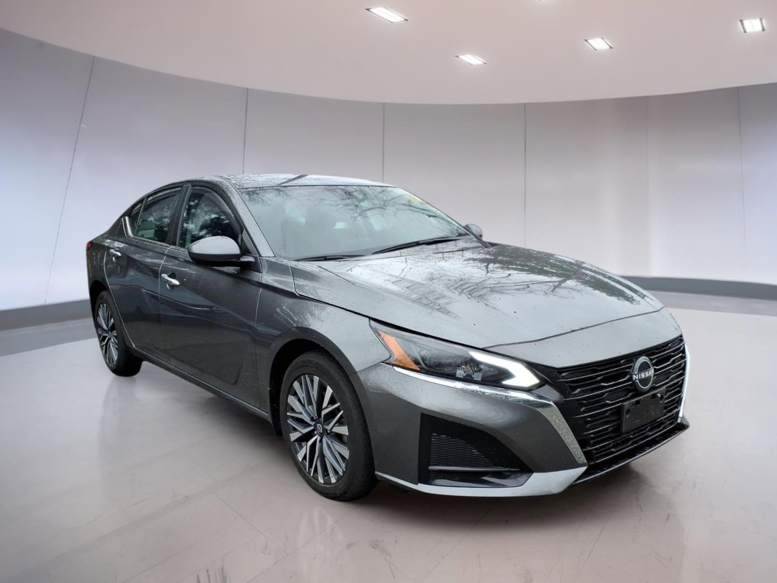 Used 2023 Nissan Altima 2.5 SV AWD/4WD image 1