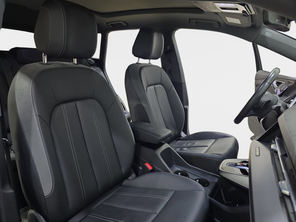 Used 2024 Audi Q4 e-tron Premium Plus w/ Premium Plus image 12