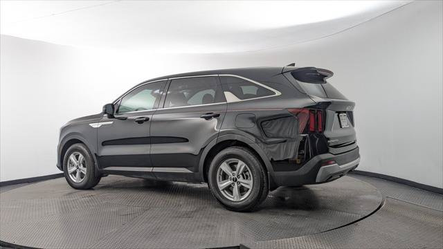 Used 2025 Kia Sorento LX FWD image 6