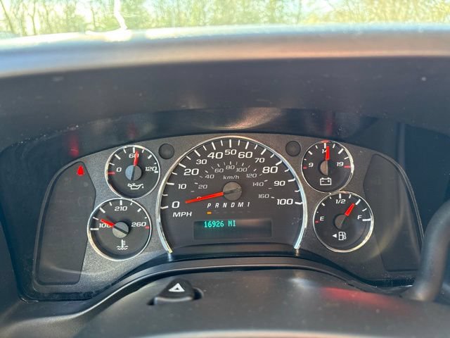 Used 2024 Chevrolet Express 2500 w/ Driver Convenience Package RWD image 33