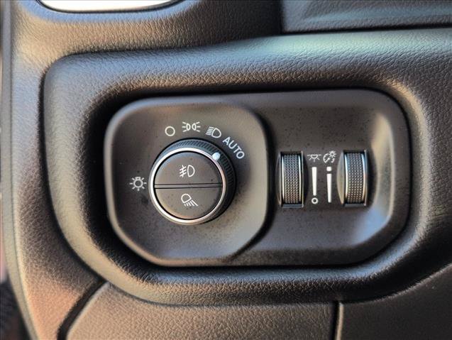 Used 2025 RAM 2500 Laramie AWD/4WD image 24