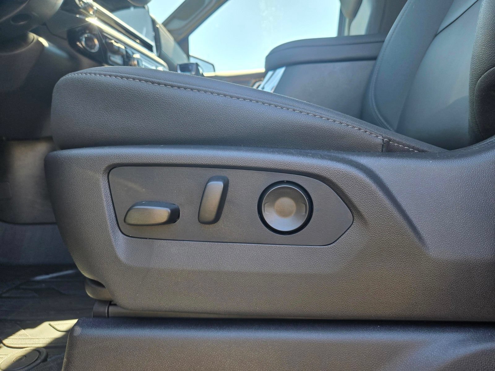 New 2026 GMC Sierra 1500 Elevation w/ Elevation Premium Package AWD/4WD image 11