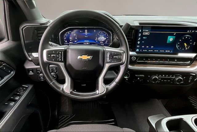 Used 2025 Chevrolet Silverado 1500 LT w/ Safety Package AWD/4WD image 8