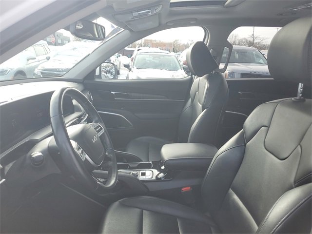 Used 2023 Kia Telluride AWD image 18