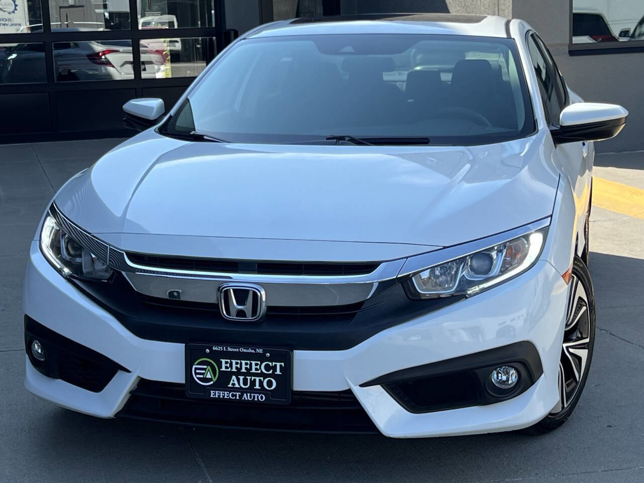 Used 2017 Honda Civic EX-T image 3
