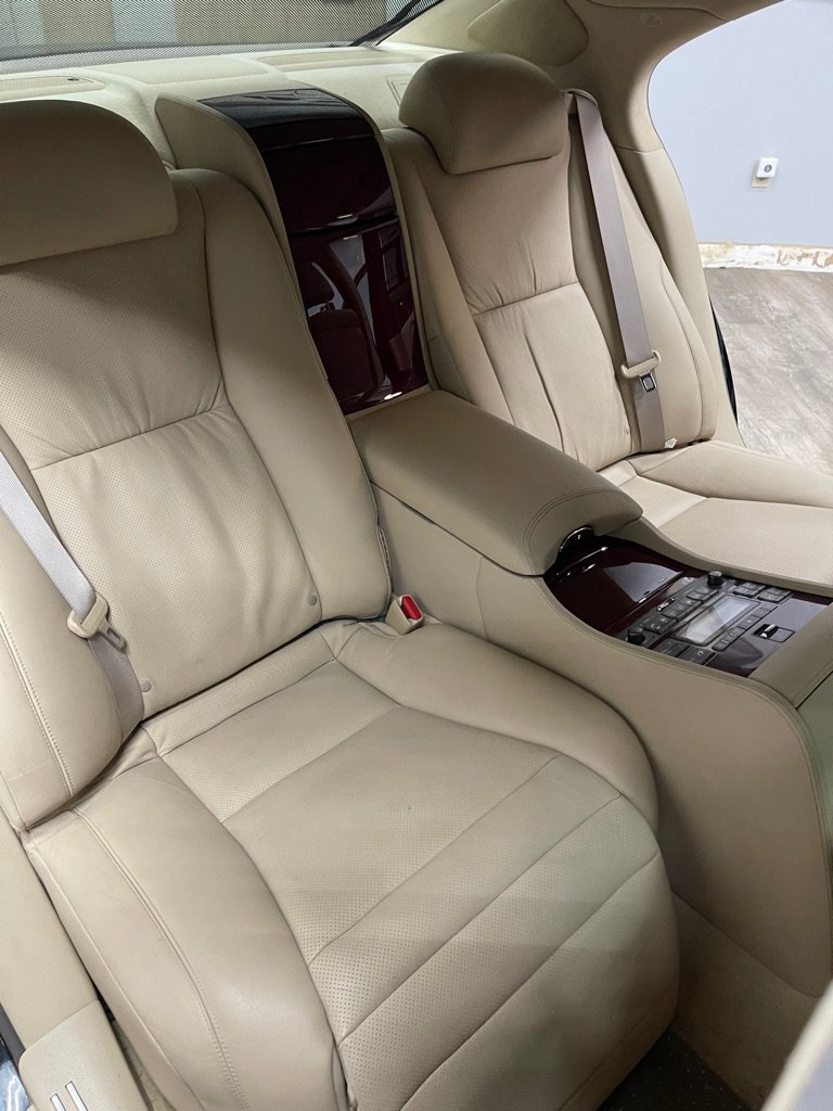 Used 2009 Lexus LS 460 L w/ Executive Class Seating Pkg RWD image 34