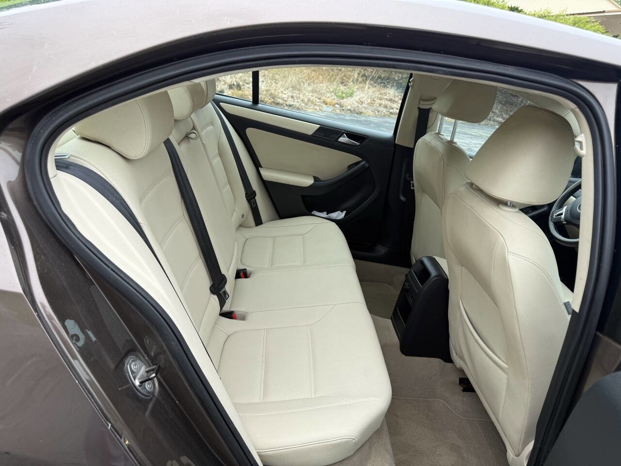 Used 2011 Volkswagen Jetta SE image 12