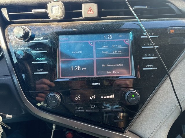 Used 2020 Toyota Camry SE image 10