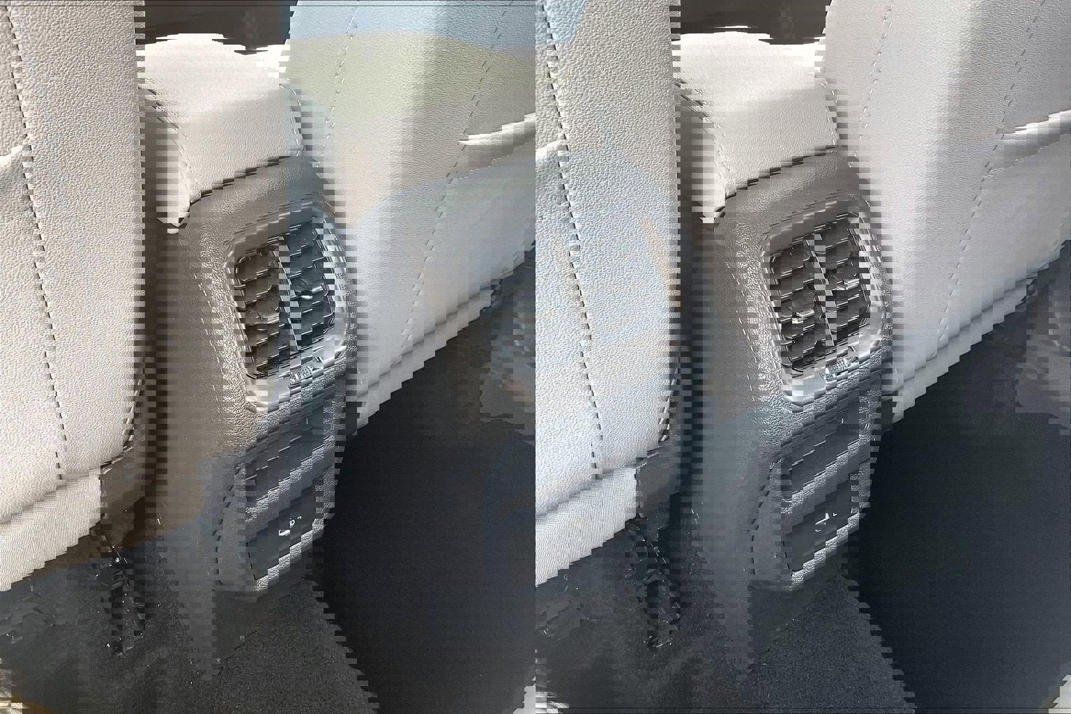 Used 2024 Volkswagen Taos SE image 40