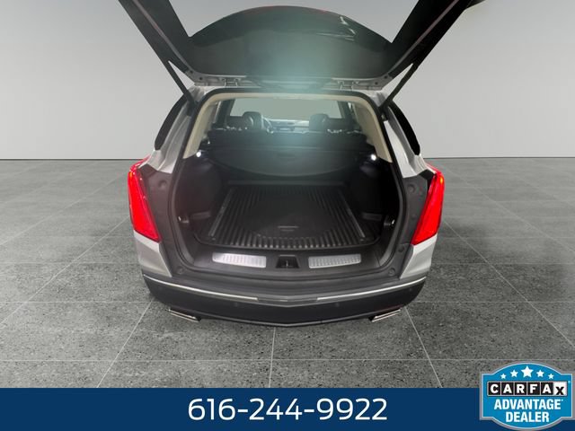 Used 2018 Cadillac XT5 Luxury w/ Driver Awareness Package AWD/4WD image 13