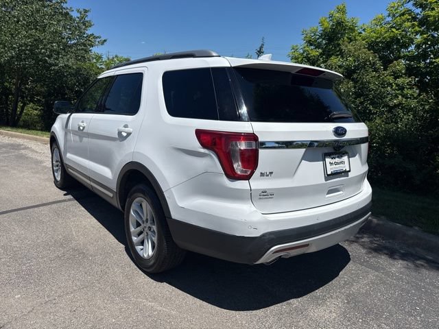 Used 2017 Ford Explorer XLT w/ Equipment Group 202A FWD image 5