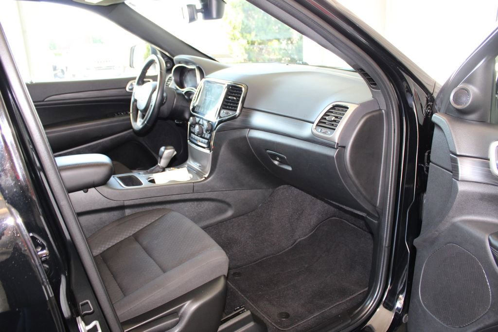 Used 2022 Jeep Grand Cherokee Laredo E AWD/4WD image 40
