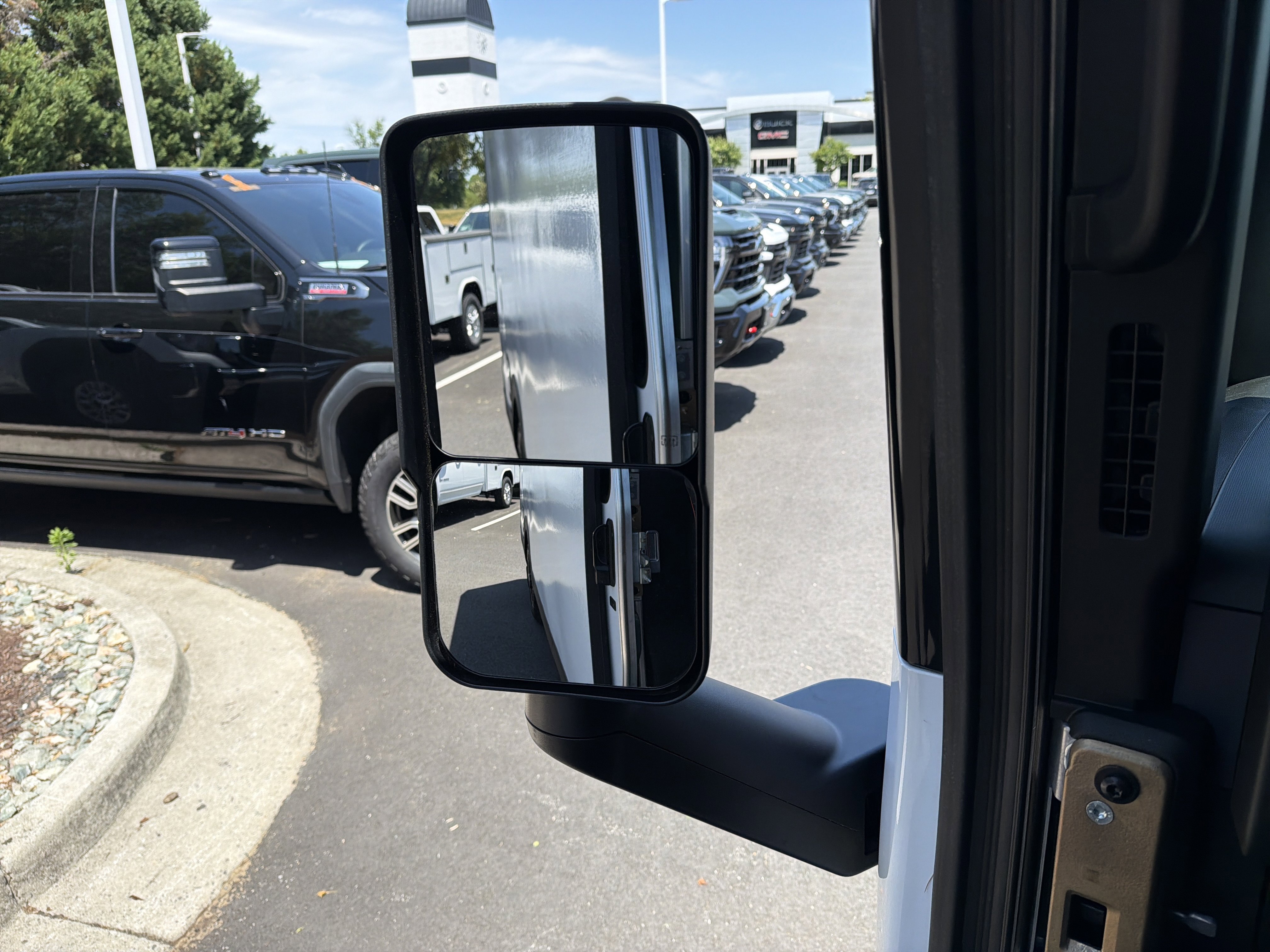 Used 2025 Chevrolet Brightdrop 600 FWD image 27
